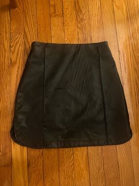 Black Faux Leather Zara Mini Skirty